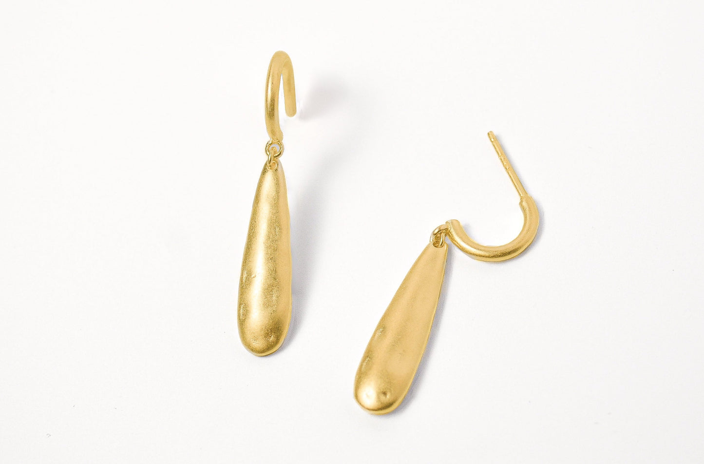 Everyday Teardrop Dangles Gold