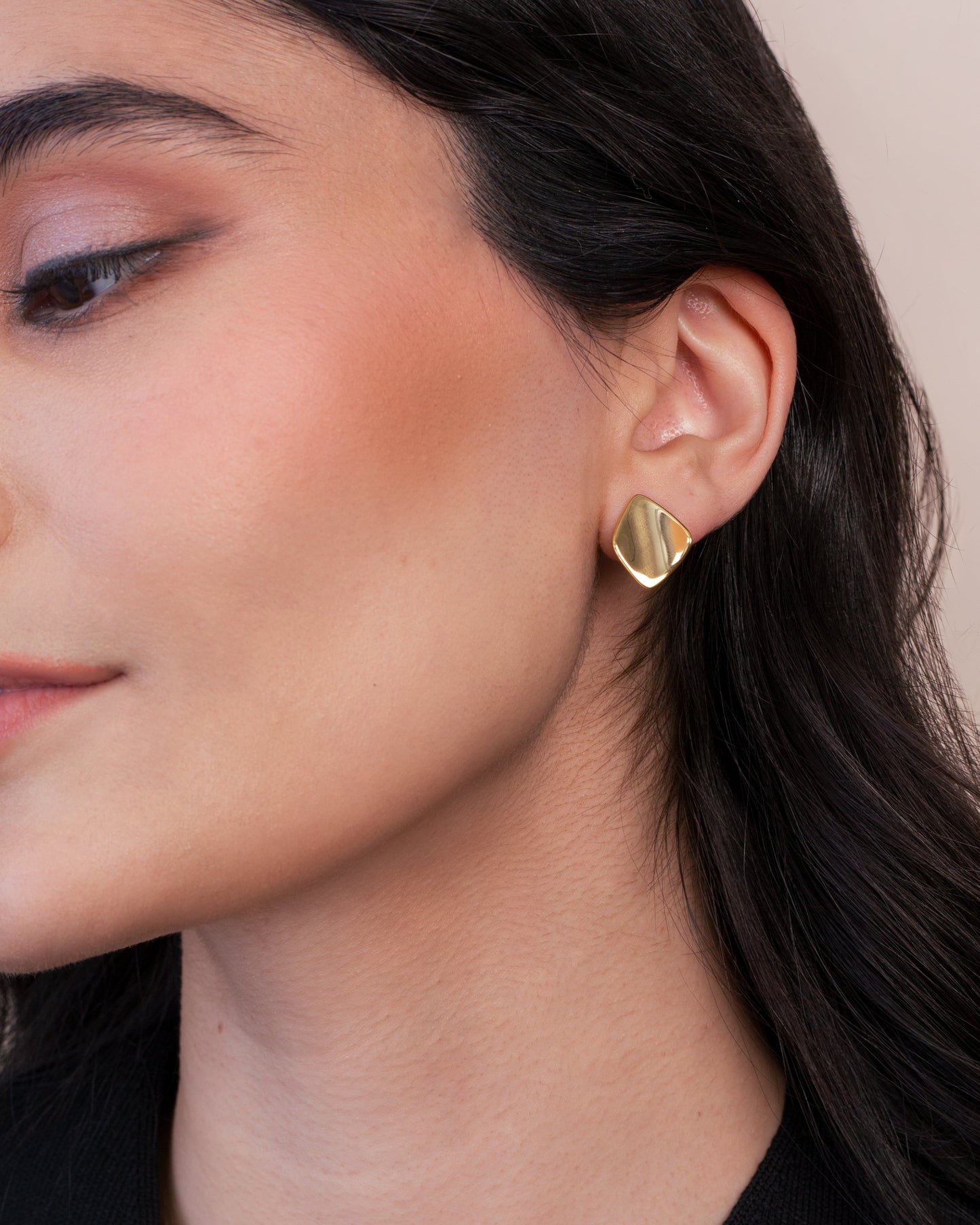 Vesta Studs